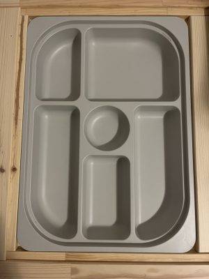 Cutie trofast compartimentata